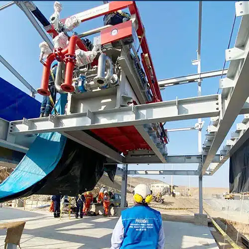 Especialista de Dewatering Solutions en una planta industrial
